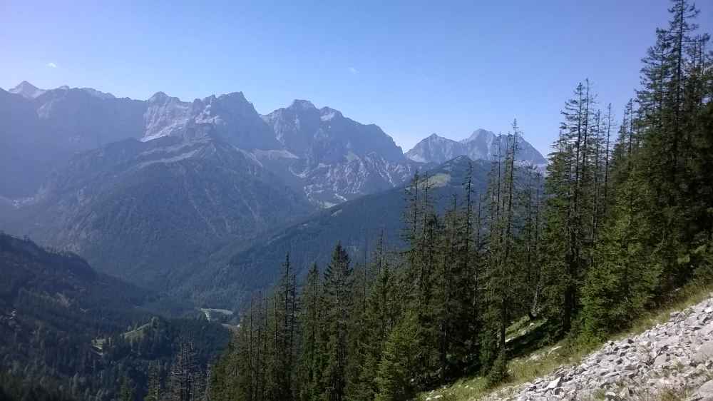 Aussicht ins Karwendelgebirge